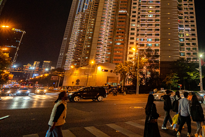 重慶導(dǎo)游帶團(tuán)多少人(導(dǎo)游一個(gè)月的工資有多少)