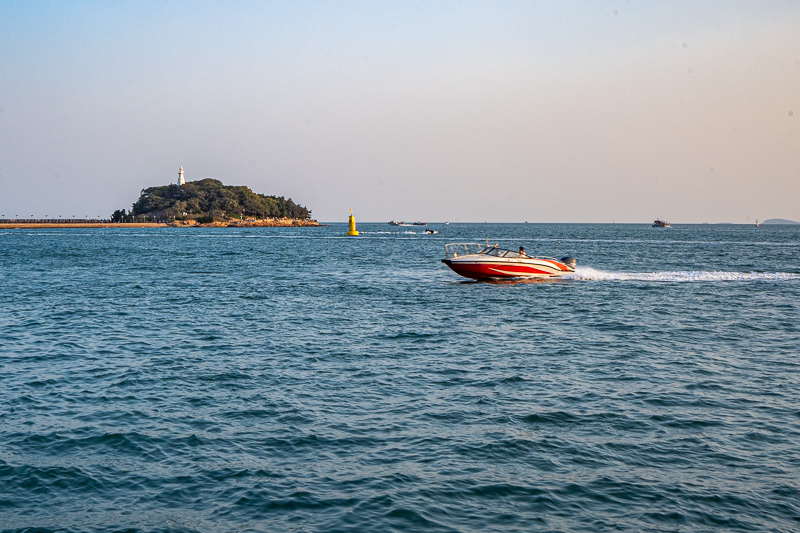 桂林帥哥導游電話(桂林導游多少錢一天)